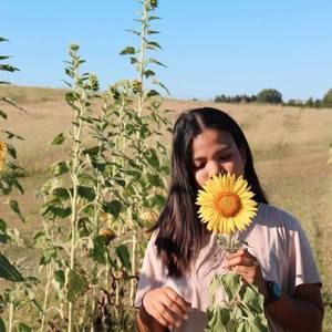 Meet your Posher, Daniela